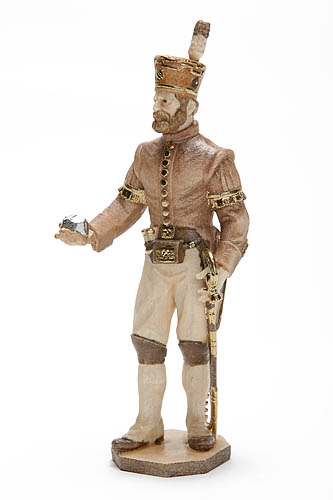 Schneeberger Bergmeister mit Erz, Höhe 13 cm, gebeizt, Holzfigur, Kunstgewerbeartikel - kein Kinderspielzeug